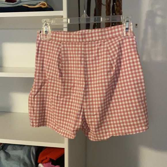 Hollister pink and white checkered skort, size small - Picture 2 of 2
